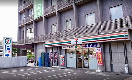 セブンイレブン奈良芝辻町店 590m