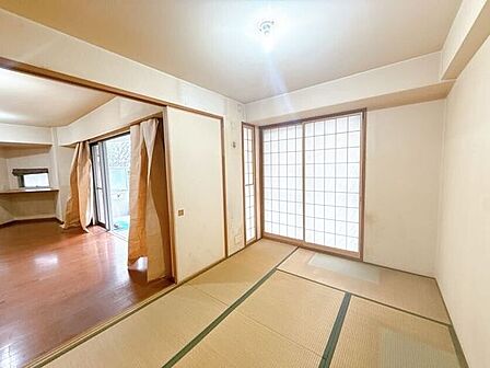 和室も日当たりが良く、明るい空間となっております。