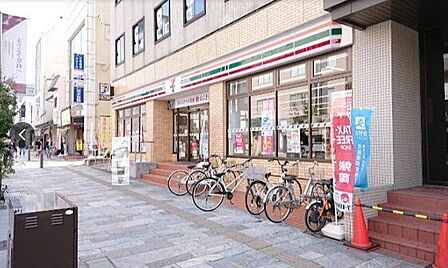 セブン-イレブン 奈良三条町店 650m