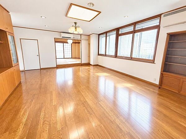 リビング/ダイニングを拡大表示