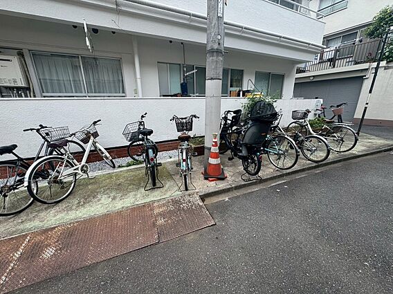 駐輪場も綺麗に...