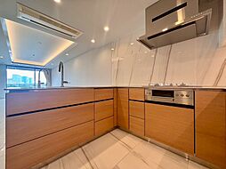 開放感のあるキッチンスペース。調理をしながら、会話も弾みそうですね。