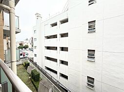 陽当たり・通風・開放感に恵まれた環境です。