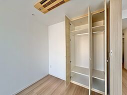 収納スペースが付いていて、お部屋を広く使っていただけます。