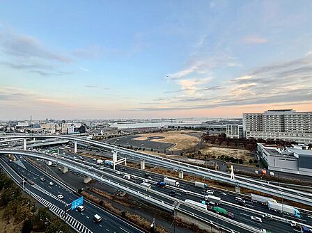 陽当たり・通風・開放感に恵まれた環境です。