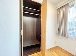 収納スペースが付いていて、お部屋を広く使っていただけます。