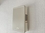 誰が来てもわかる様にモニター付きインターホンを設置。