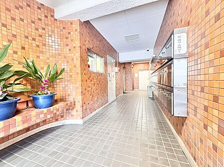 館内は静寂な中が保たれており、管理が行き届いている印象を受けました。