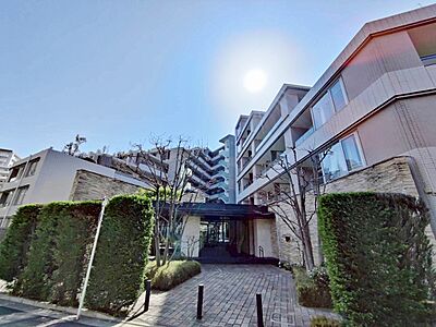 外観:飽きのこないシンプルモダンな外観です。 外観:飽きのこないシンプルモダンな外観です。
