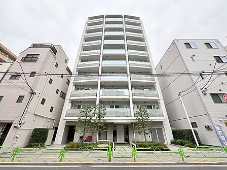 飽きのこないシンプルモダンな外観です。