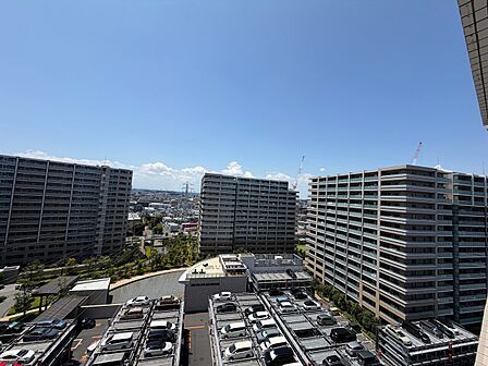 眺望や窓からの景色が良いと、家で過ごす時間も快適です。