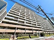 【外観】忙しく過ぎゆく日常を置き去るほど、ゆったりした時間が流れる住環境。『快適』は「家」と「街」と「環境」が調和した時に訪れるのだと改めて感じさせてくれます。