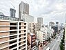 バルコニー：眺望や窓からの景色が良いと、家で過ごす時間も快適です。