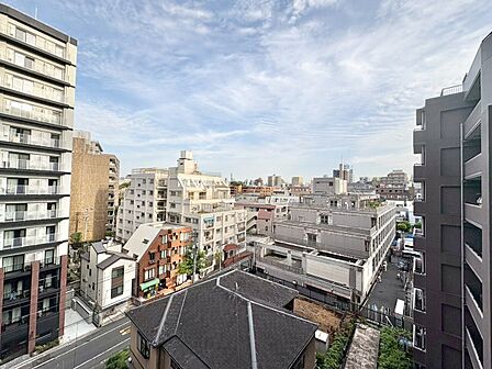 陽当たり・通風・開放感に恵まれた環境です。