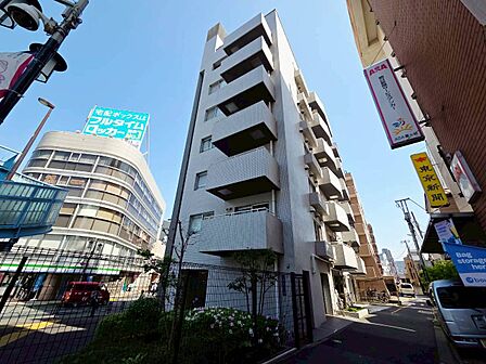 飽きのこないシンプルモダンな外観です。
