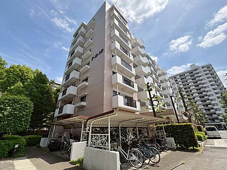 飽きのこないシンプルモダンな外観です。
