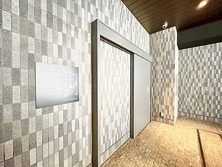 館内は静寂な中が保たれており、管理が行き届いている印象を受けました。