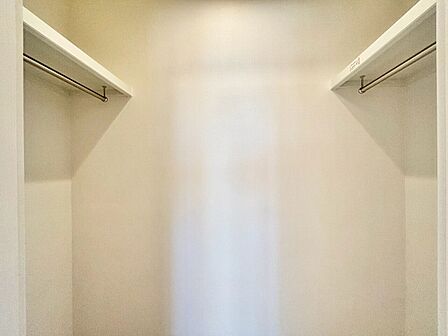 収納スペースが付いていて、お部屋を広く使っていただけます。