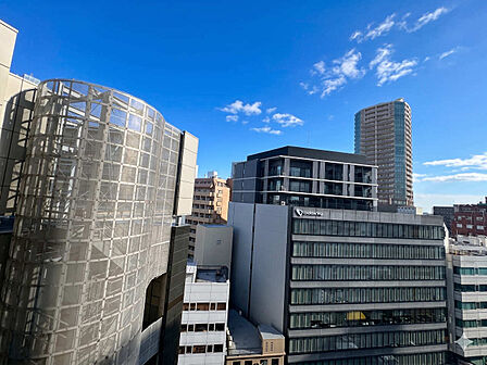 陽当たり・通風・開放感に恵まれた環境です。