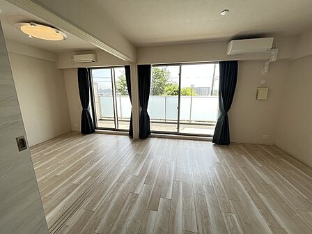 落ち着いた雰囲気に包まれて、伸びやかな空間。