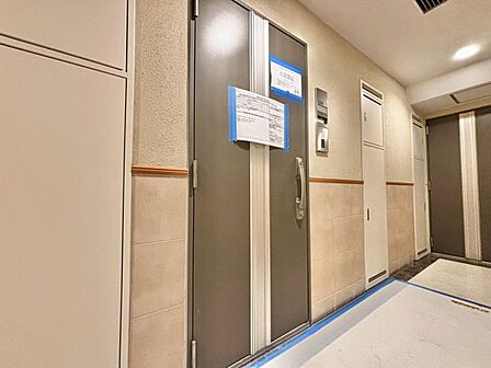 清潔感のある落ち着いた雰囲気の玄関です。