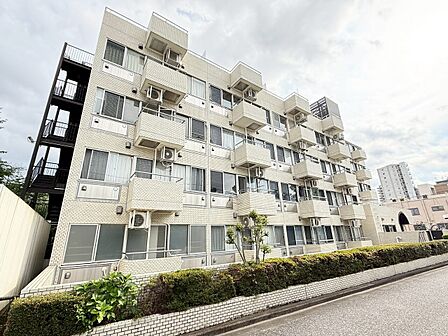 忙しく過ぎゆく日常を置き去るほど、ゆったりした時間が流れる住環境。