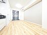 室内：通風・採光に優れ、心地よい光と風が溢れています。