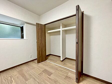 家電やスーツケース、ストック品など何でも片付く嬉しい空間です。