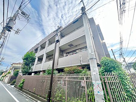 飽きのこないシンプルモダンな外観です。