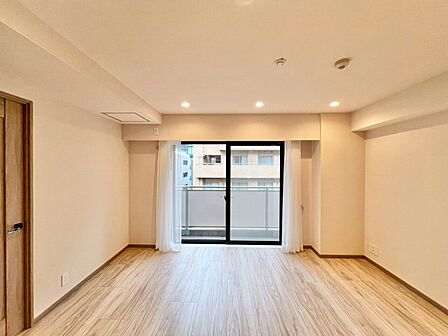 シンプルな内装と偏り過ぎないデザインで統一しました。