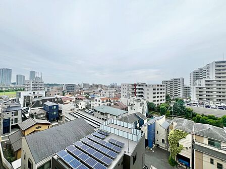 陽当たり・通風・開放感に恵まれた環境です。