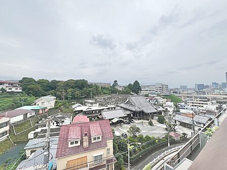 眺望や窓からの景色が良いと、家で過ごす時間も快適です。