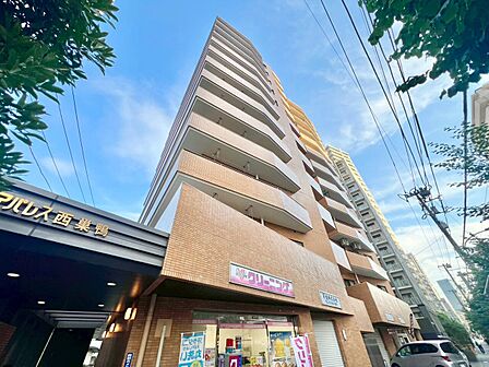 飽きのこないシンプルモダンな外観です。