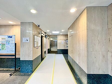 館内は静寂な中が保たれており、管理が行き届いている印象を受けました。