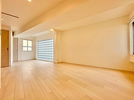 落ち着いた雰囲気に包まれて、伸びやかな空間。