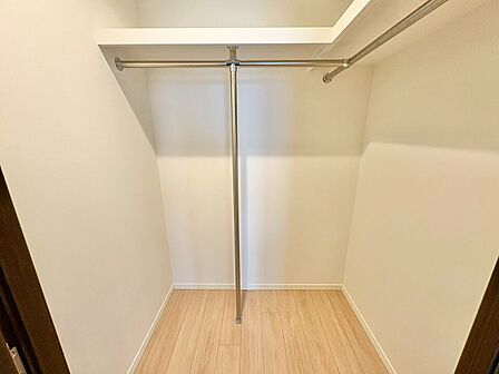 家電やスーツケース、ストック品など何でも片付く嬉しい空間です。