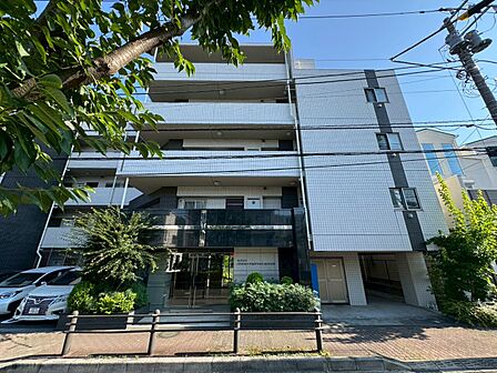 忙しく過ぎゆく日常を置き去るほど、ゆったりした時間が流れる住環境。