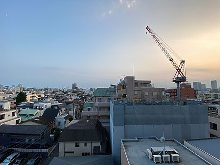 陽当たり・通風・開放感に恵まれた環境です。