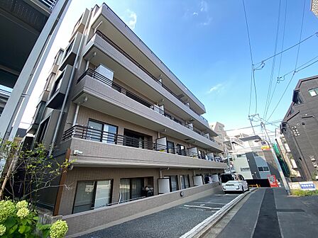 飽きのこないシンプルモダンな外観です。