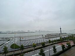 陽当たり・通風・開放感に恵まれた環境です。