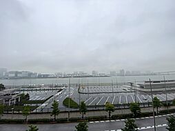 眺望や窓からの景色が良いと、家で過ごす時間も快適です。