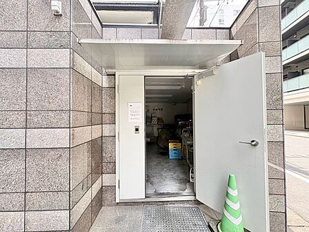 ゴミ置場。綺麗に管理されております。