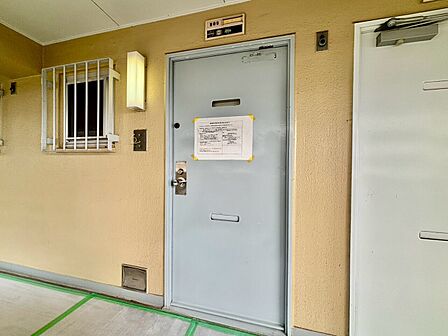 清潔感のある落ち着いた雰囲気の玄関です。