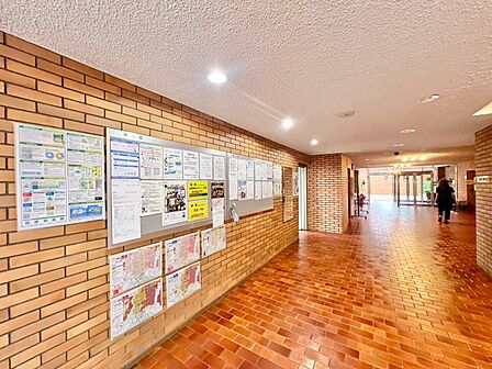館内は静寂な中が保たれており、管理が行き届いている印象を受けました。
