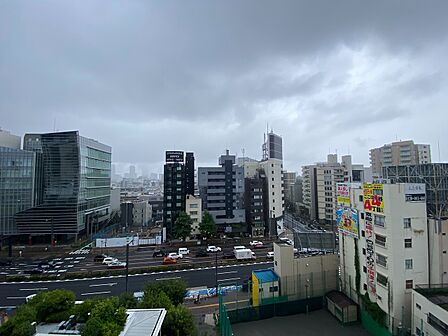 陽当たり・通風・開放感に恵まれた環境です。