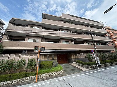 外観:飽きのこないシンプルモダンな外観です。 外観:飽きのこないシンプルモダンな外観です。