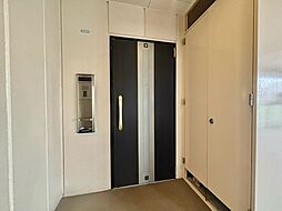 清潔感のある落ち着いた雰囲気の玄関です。