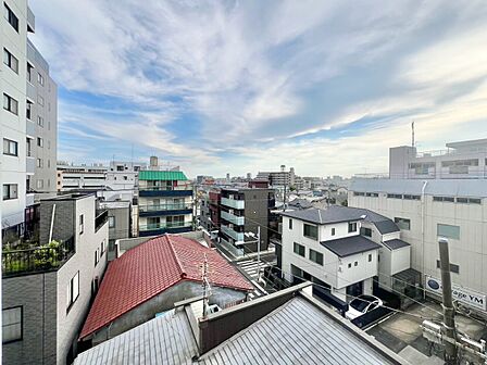眺望や窓からの景色が良いと、家で過ごす時間も快適です。