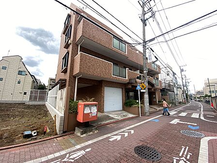 飽きのこないシンプルモダンな外観です。