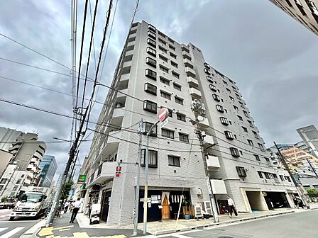 飽きのこないシンプルモダンな外観です。